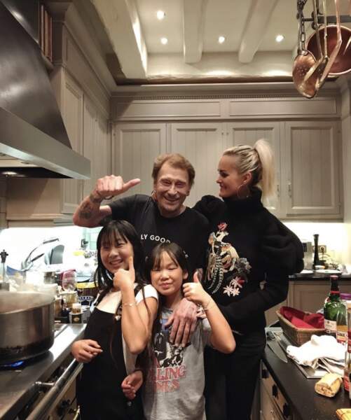Laeticia Hallyday et Johnny avec leurs filles Jade et Joy. Le 26 octobre 2017