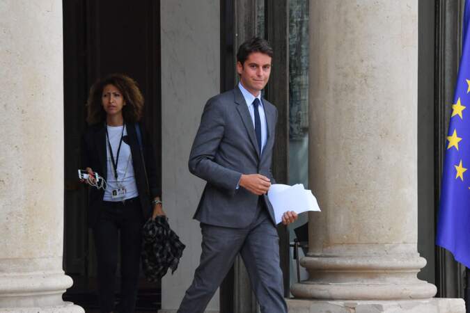 Mayada Boulos et Gabriel Attal, à la sortie du Conseil des ministres, au palais de l'Élysée, le 15 juillet 2020.
