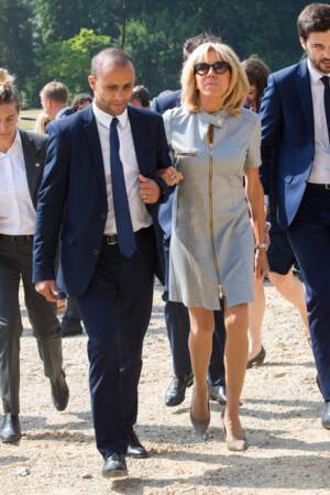  Brigitte Macron en robe courte zippée le 12 juillet 2018, à Bruxelles.