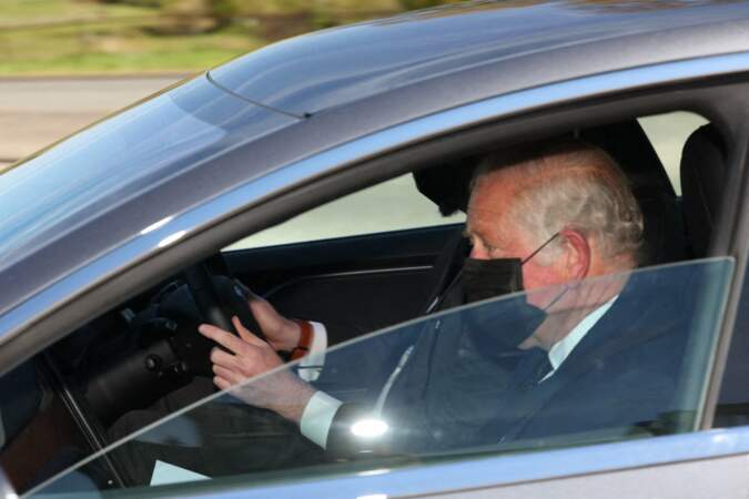 Le prince Charles arrive au château de Windsor ce samedi 17 avril 2021
