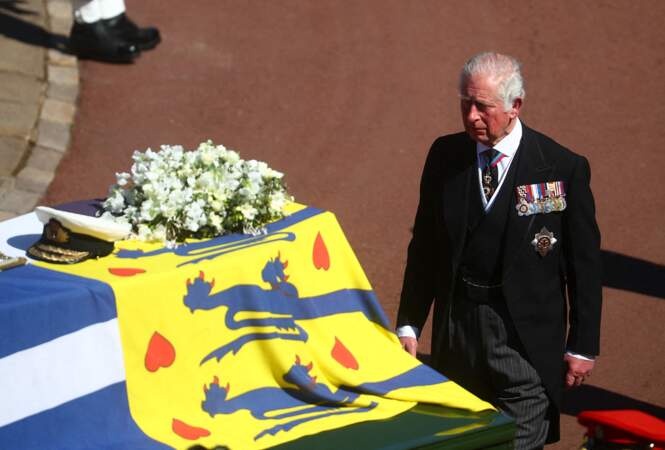 Le prince Charles derrière le cercueil de son père, le prince Philip 