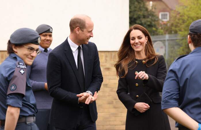 Kate Middleton et le prince William souriant à Londres ce 21 avril 2021