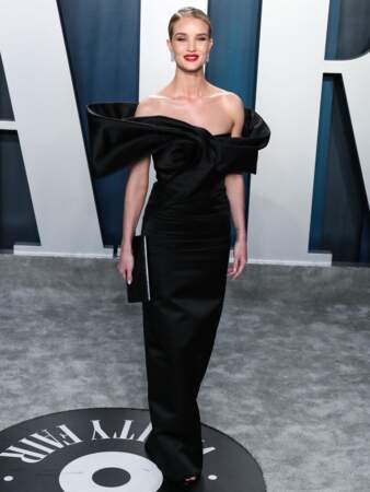 Rosie Huntington-Whiteley céleste en robe Saint-Laurent à la soirée "Vanity Fair Oscar Party" après la 92ème cérémonie des Oscars 2020 