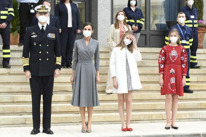 Le roi Felipe VI d'Espagne, la reine Letizia, la princesse Leonor et l'infante Sofia à Carthagène, en Espagne, le 22 avril 2021.