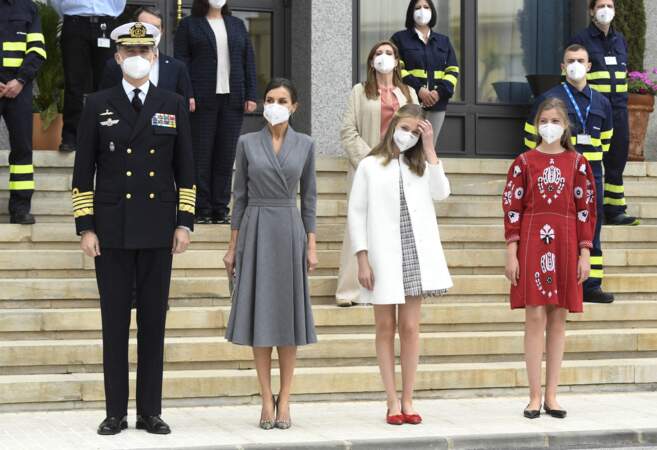 Le roi Felipe VI, son épouse et ses deux filles durant l'événement de lancement du sous-marin Isaac Peral ce 22 avril 