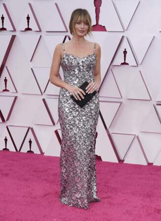 Margot Robbie en robe nuisette fleurie Chanel lors de la 93e cérémonie des Oscars le 25 avril 2021.