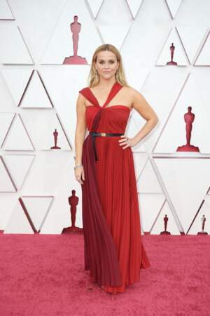 Reese Witherspoon en robe plissée haute couture Dior et bijoux Bulgari lors de la 93e cérémonie des Oscars le 25 avril 2021.