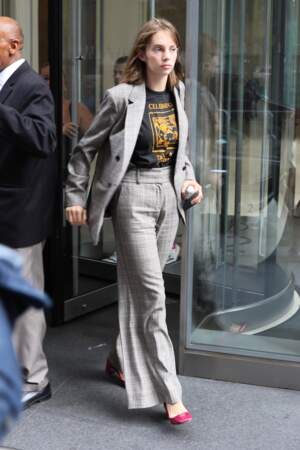 Maya Hawke, la fille de Uma Thurman, à la sortie des studios Sirius à New York le 21 août 2019.
