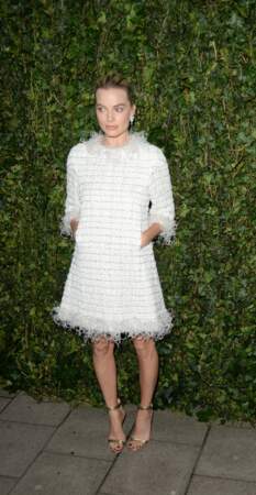 Margot Robbie en robe Chanel au dîner des BAFTA à Londres le 17 février 2018. 