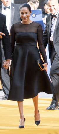 Meghan Markle dans le même type de robe, mais signée Jason Wu, à Londres, le 14 juillet 2019.