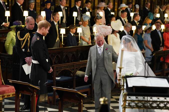 19 mai 2018 : le prince Charles accompagne Meghan jusqu'à l'autel