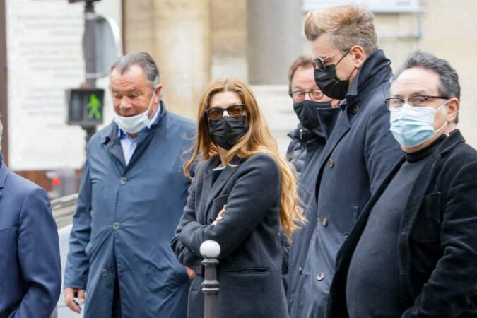 Chiara Mastroianni et Benjamin Biolay aux funérailles de Jean-Yves Bouvier à Paris ce mercredi 19 mai