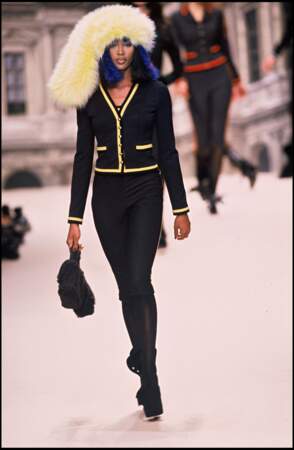 Naomi Campbell au défilé automne-hiver 1994/1995 Chanel