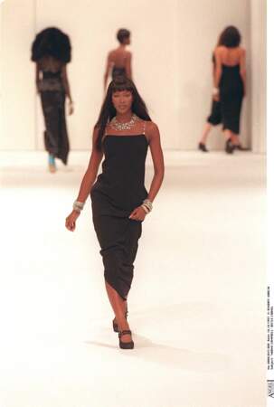 Naomi Campbell au défilé printemps-été 1998 Chanel