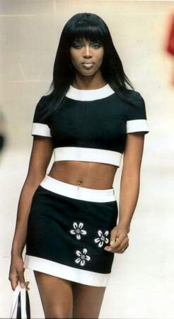Naomi Campbell à la fashion week parisienne en 1995