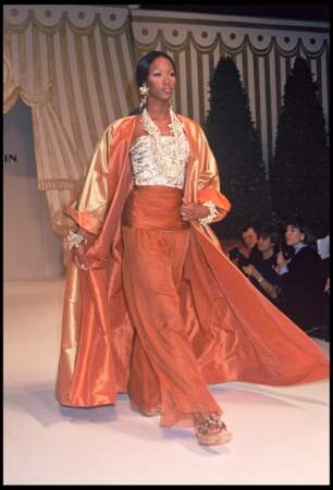 Naomi Campbell au défilé printemps-été 1993 Balmain