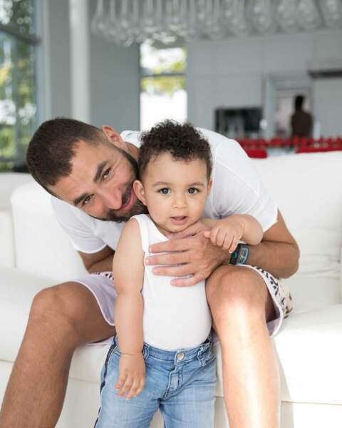 Karim Benzema et son fils Ibrahim, son portrait craché en juillet 2018.