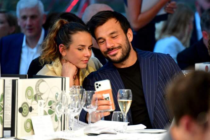 Pauline Ducruet et son compagnon Maxime Giaccardi font des selfies souvenirs de cette soirée.