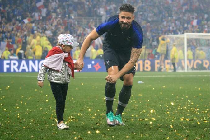 Olivier Giroud avec sa fille Jade vient de remporter la Coupe du monde de football en 2018