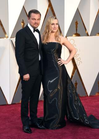 Kate Winslet en 2016 : chevelure de sirène et robe bustier avec Leonardo DiCaprio aux Oscar