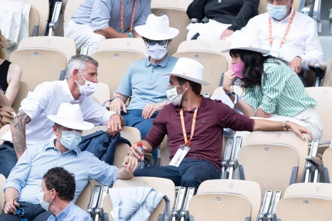 En couple depuis plus de 10 ans, Nolwenn Leroy et Arnaud Clément ont été aperçus à Roland Garros avec des amis. 