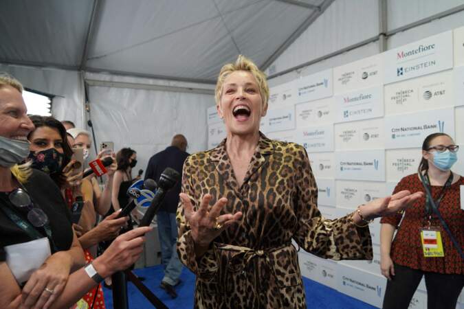 Sharon Stone rock'n roll pour la première du film  "In The Heights", à New York, le 9 juin 2021.