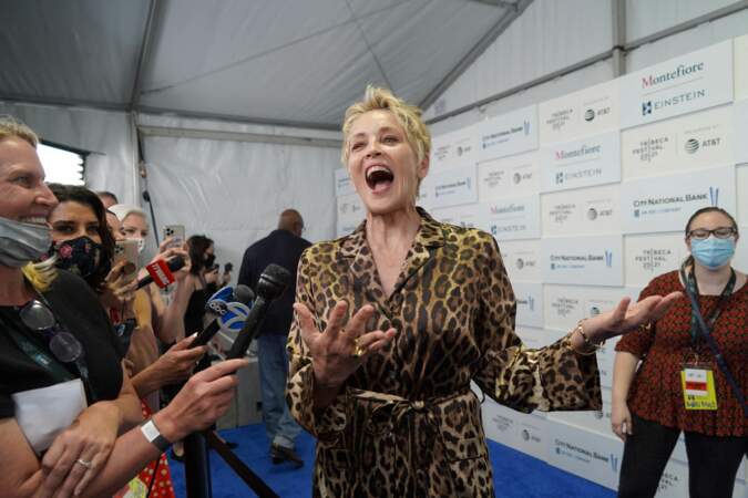 Sharon Stone rock'n roll pour la première du film  "In The Heights", à New York, le 9 juin 2021.