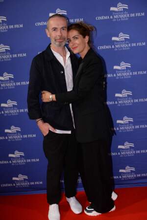 Matthieu Gonet et sa femme ont pris la pose ensemble lors du photocall de la cérémonie de clôture du 7ème Festival de cinéma et musique de film de La Baule, le 26 juin 2021