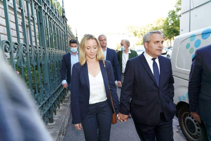 Xavier Bertrand et son épouse Vanessa Williot en juin 2021 pour les élections régionales, à Saint-Quentin