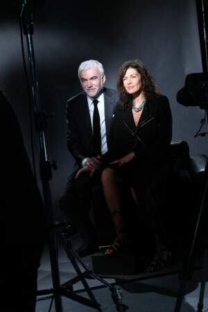 Pascal Praud et sa compagne Catherine ont accepté de poser pour les photographes présents, lors de la cérémonie de clôture du 7ème Festival de cinéma et musique de film de La Baule, le 26 juin 2021