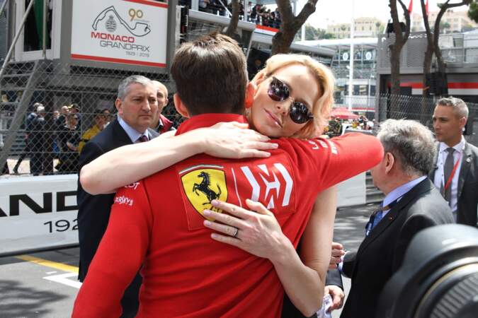Charlene de Monaco félicite le pilote de formule 1 lors du 77ème Grand Prix de Formule 1 de Monaco, le 26 mai 2019