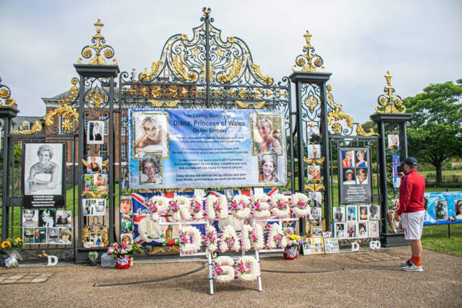 Les jardins de Kensington décorés pour l'inauguration de la statue de Diana, ce 1er juillet 2021.