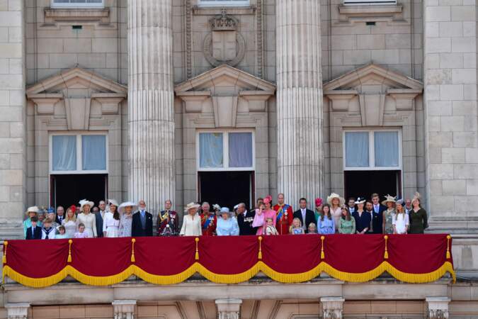 La famille royale d'Angleterre au balcon du palais de Buckingham à Londres le 17 juin 2017.
