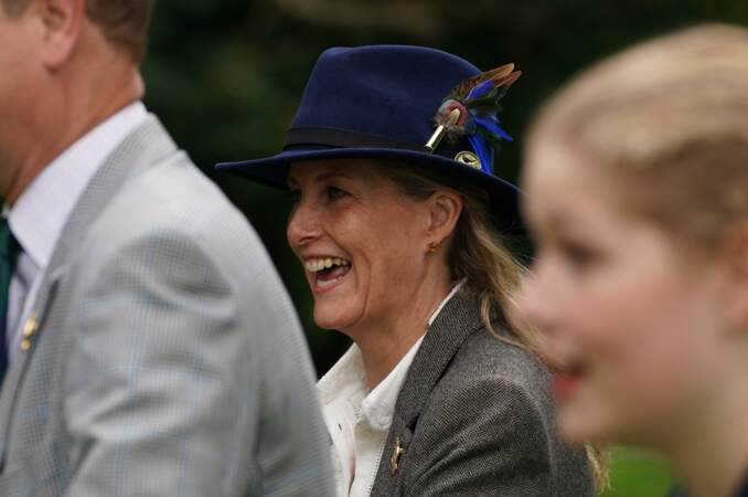 L'épouse du prince Edward avec sa fille, Lady Louise au Royal Windsor Horse Show, ce 3 juillet. 