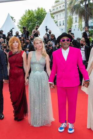 Mylène Farmer, Mélanie Laurent et Spike Lee pour la montée des marches du film "Annette" lors de la cérémonie d'ouverture du 74ème Festival International du Film de Cannes, le 6 juillet 2021