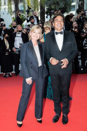 Anne-Élisabeth Lemoine et Patrick Cohen ont fait le show pour la montée des marches du film "Annette" lors de la cérémonie d'ouverture du 74ème Festival International du Film de Cannes, le 6 juillet 2021