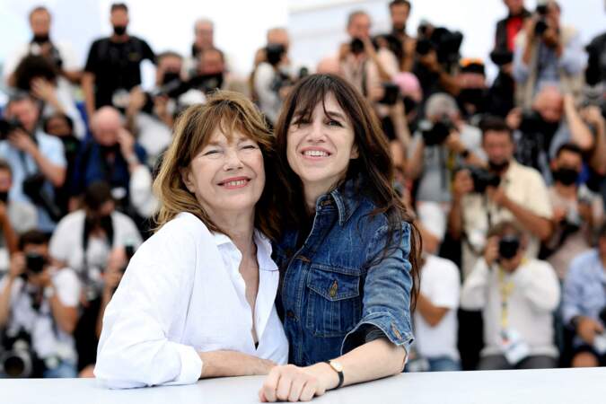 Charlotte Gainsbourg et sa maman, Jane Birkin stylées au 74ème festival international du film de Cannes ce 8 juillet 2021