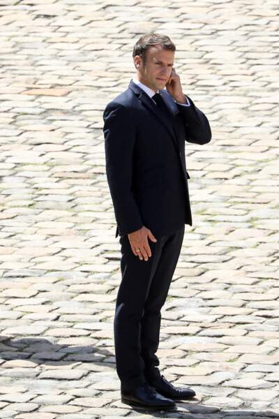 Emmanuel Macron dans la cour d'honneur de l'Hôtel national des Invalides à Paris, France, ce jeudi 8 juillet