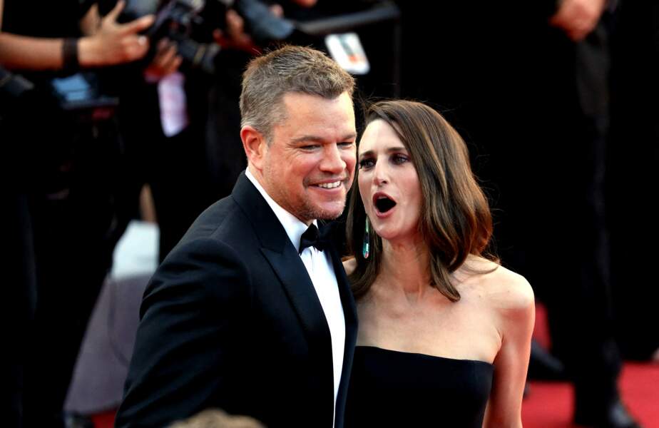 Matt Damon a charrié Camille Cottin sur le tapis rouge de la montée des marches du film "Stillwater" lors du 74ème Festival International du Film de Cannes, le 8 juillet 2021