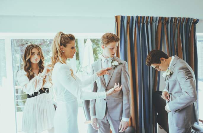 Claire Francisci et ses triplés Angélique, Florian et Léo le jour de son mariage avec Arnaud Ducret le 3 juillet 2021