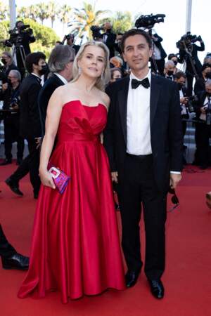 Maxime Saada et sa femme Sylvie, tous les deux très élégants, pour la montée des marches du film "Benedetta" lors du 74ème Festival International du Film de Cannes, le 9 juillet 2021