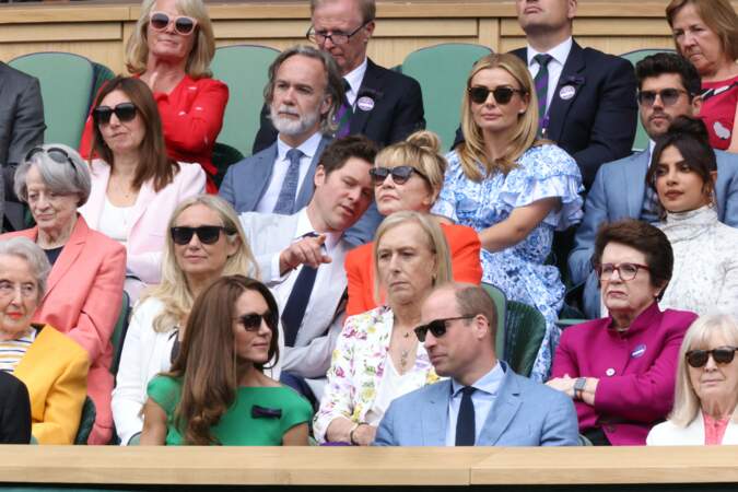 Kate Middleton n'a pas oublié ses lunettes de soleil de la marque Ray-Ban pour assister à la finale Dames du tournoi de tennis de Wimbledon au All England Lawn Tennis and Croquet Club à Londres, Royaume Uni, le 10 juillet 2021.