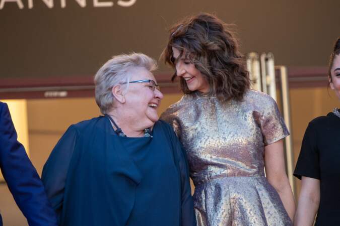 La comédienne Danielle Fichaud et Valérie Lemercier, complices sur les marches de Cannes.