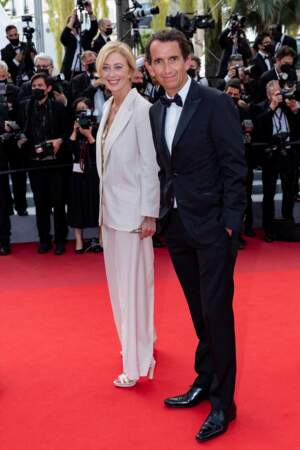 Alexandre Bompard et sa femme Charlotte ont été aperçus sur les marches du Palais des festivals de Cannes.
