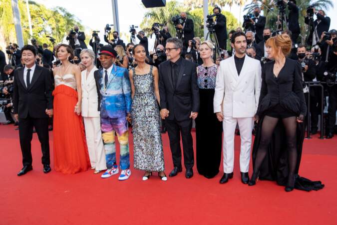 Le jury du 74ème Festival International du Film de Cannes, lors de la Montée des marches du film « OSS 117 : Alerte rouge en Afrique Noire »