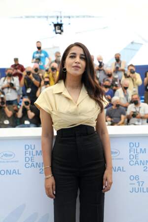 Un vent de glamour souffle sur la Croisette avec l'arrivée de Leïla Bekhti au photocall du film Les Intranquilles, le 17 juillet 