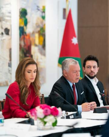 En visite officielle, Rania de Jordanie a posé ses valises à Washington avec son mari, le prince Abdallah II et leur fils le prince héritier Hussein, âgé de 27 ans.