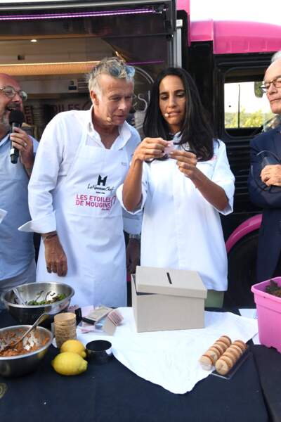 Le temps de cet atelier culinaire, Franck Dubosc et sa femme Danièle ont récolté des fonds pour venir en aide à l'Hôpital Français du Levant, lors de la journée du Liban à Mougins, le 1er août 2021