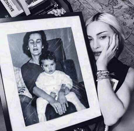 Plutôt discrète sur ses enfants, Madonna a donné naissance à sa fille Lourdes en 1996, puis Rocco en 1999. 