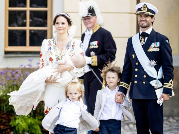 L’eau sacrée qui a béni le petit garçon provient d’une source à Öland, l’île où est situé le palais Solliden, la résidence d’été privée de la famille royale.